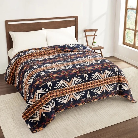 Pendleton Faux Fur Luxe Blanket - Picture 1 of 5
